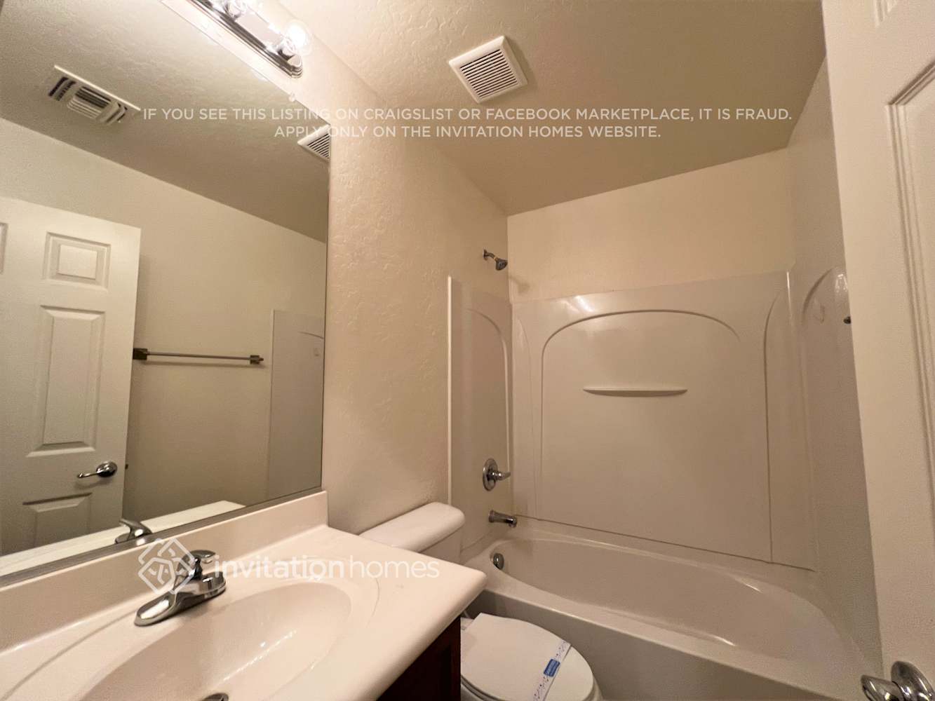 Building Photo - 4715 E Laurel Ave