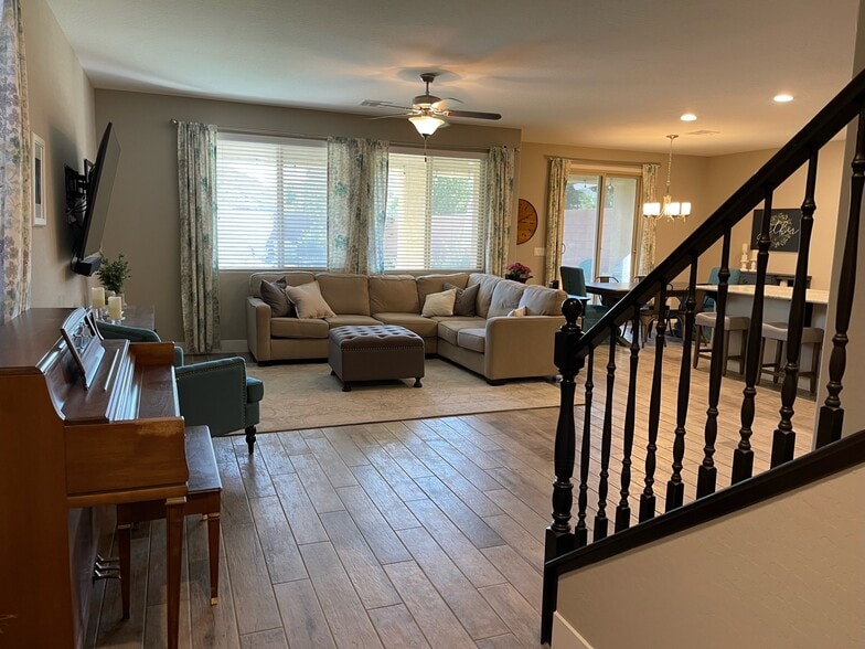 great room - 10647 Marble Arch St