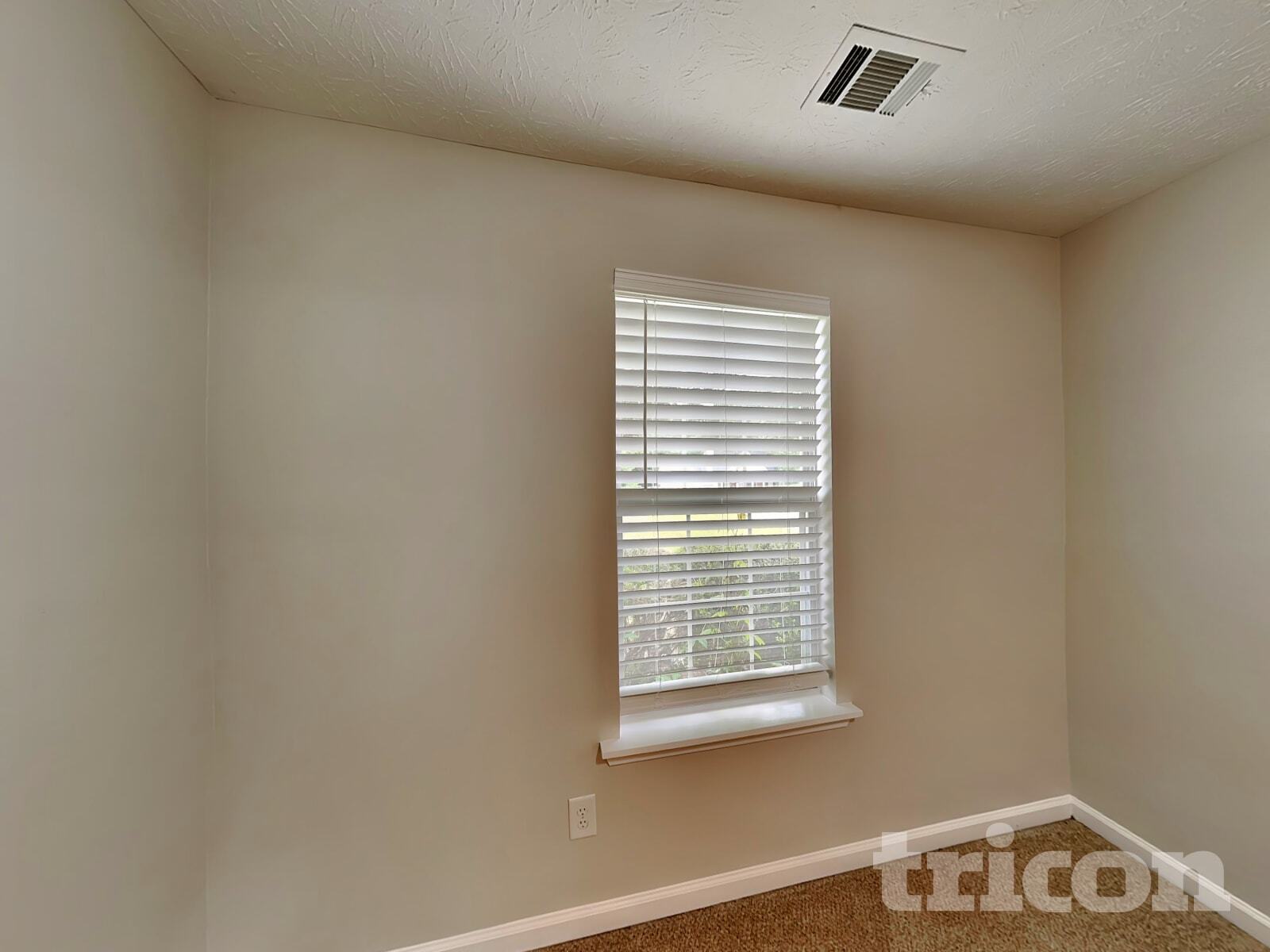 Building Photo - 530 Mackinaw Dr