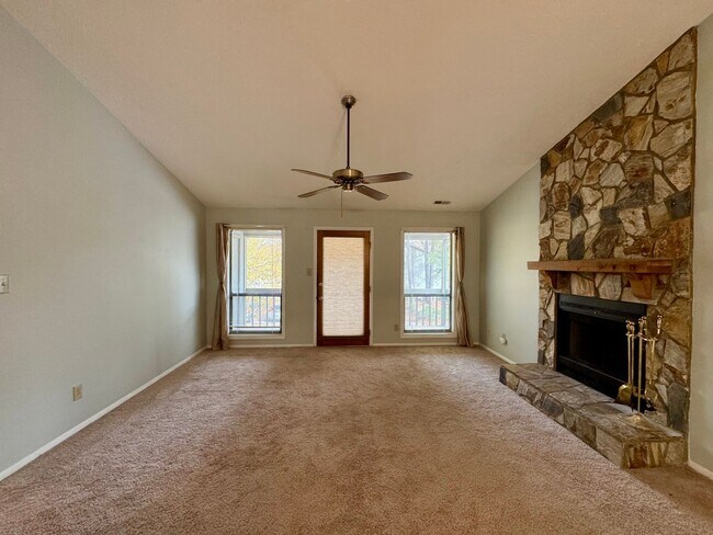 Building Photo - 1899 Tryon Dr