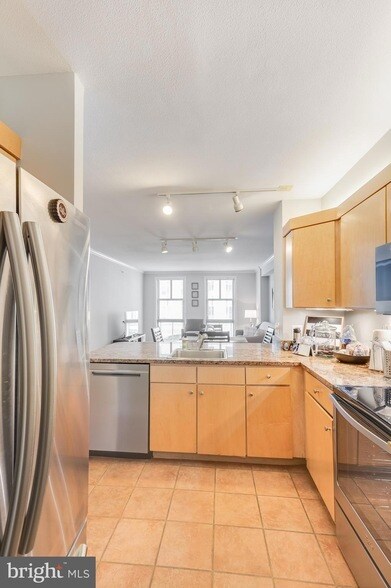 Building Photo - 616 E Street NW Unit 321