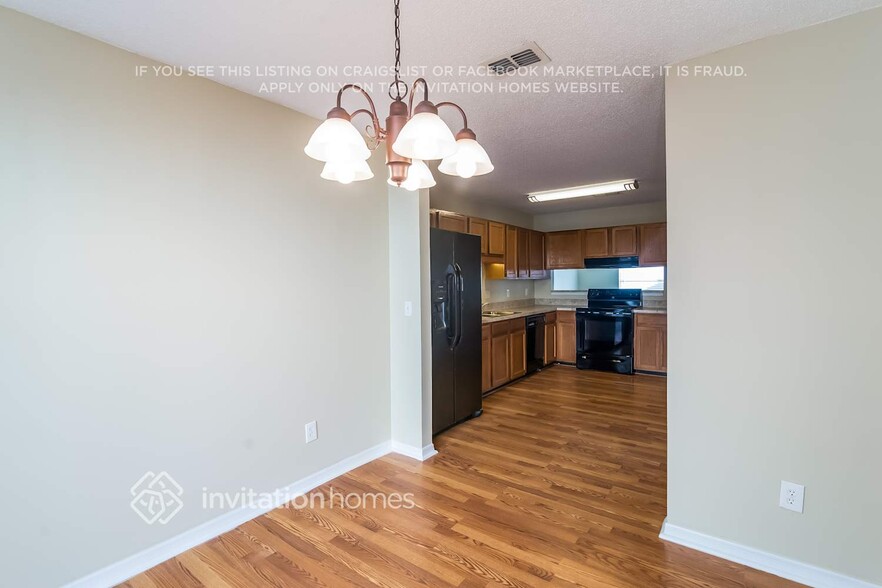 Building Photo - 7321 Amandas Crossing Dr S