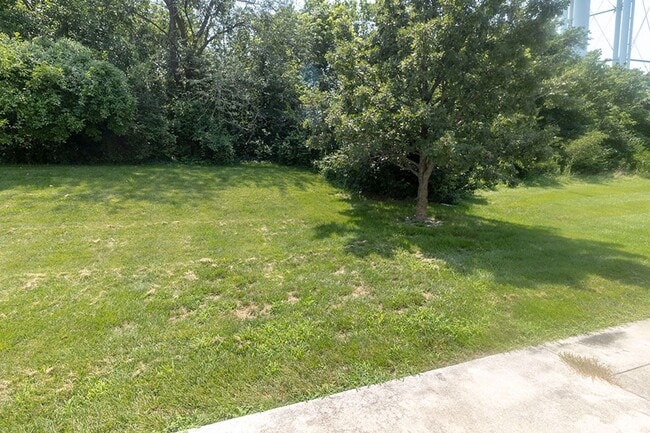 Building Photo - 212-214 Nikki Way