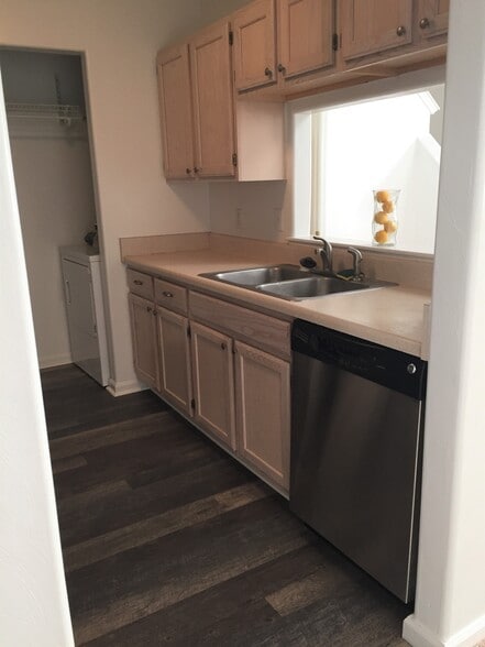 Building Photo - 4609 Olde Stone Way