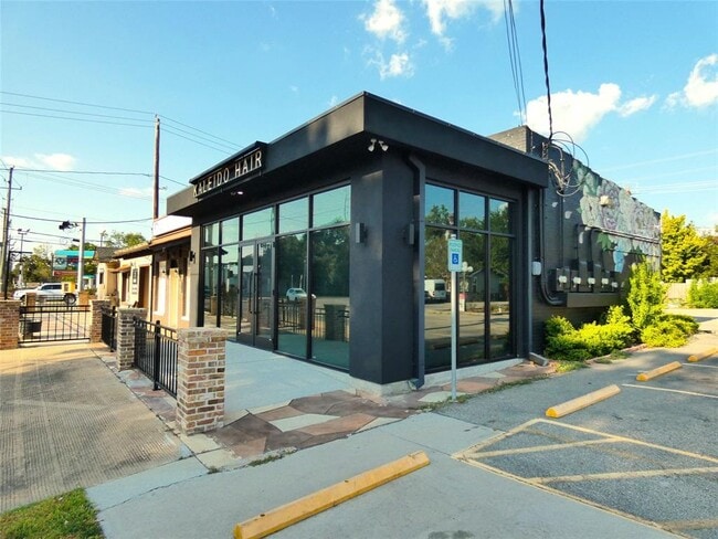 Building Photo - 507 Houston St