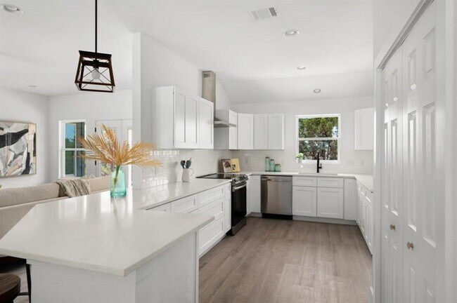 Building Photo - 5102 Moss Point