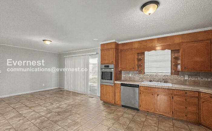 Building Photo - 400 Glen Crest Dr