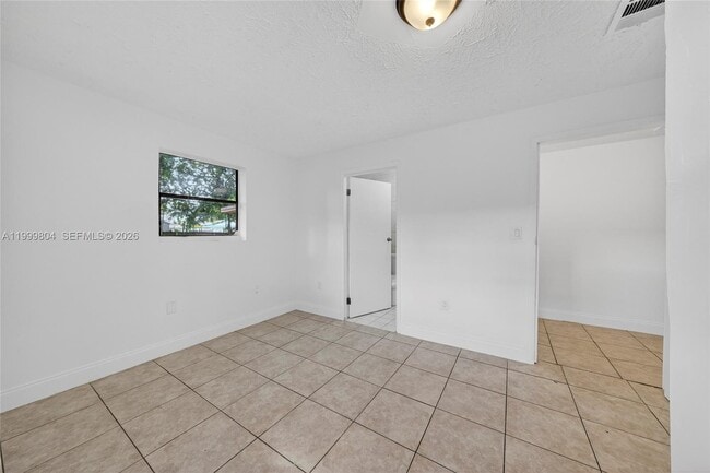 Building Photo - 762 NE 131st St