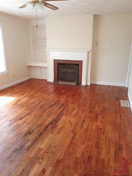 Building Photo - 3820 Buffat Mill Rd