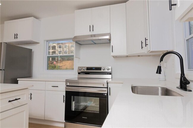 Building Photo - 1138 Moton Ave SW