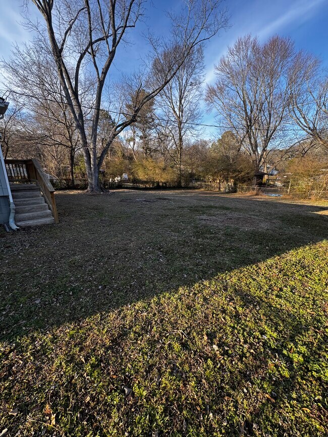 Building Photo - 1889 Clearwater Dr SE