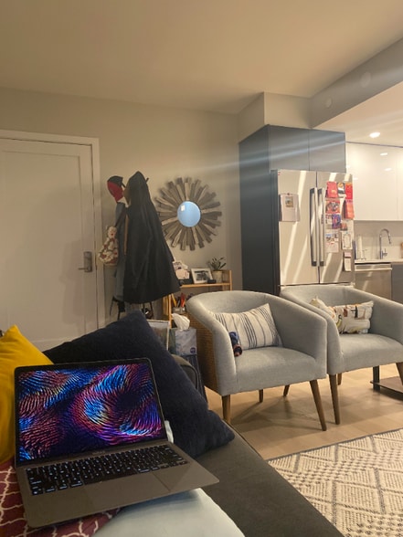 Building Photo - 932 Broadway