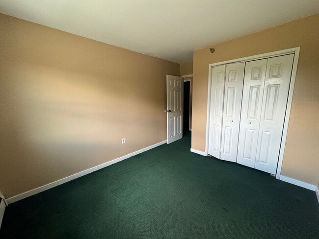 Building Photo - Spacious 3-Bedroom 3 Bath Condo on Ascutney Mountain – Nature at Your Doorstep