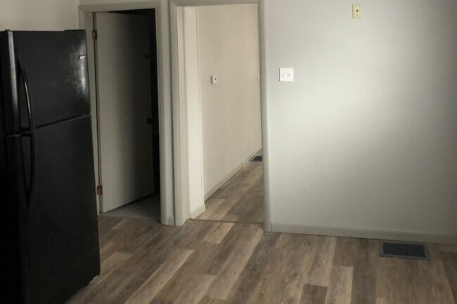 Kitchen - 112 W 1st St S