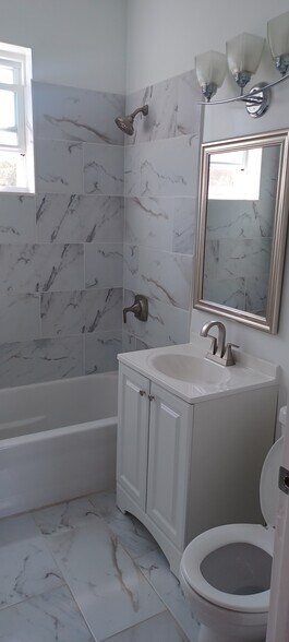 Building Photo - 6458 S Paulina St