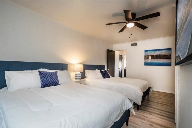 Building Photo - Fully Furnished Home in Putnam Heights + All Appliances