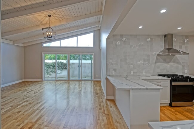 Building Photo - NEWLY REMODELED, BRIGHT & AIRY HOLLYGLEN HOME W/ REAR YARD/PATIO, 2 LIVING AREAS & BRAND NEW KITC...