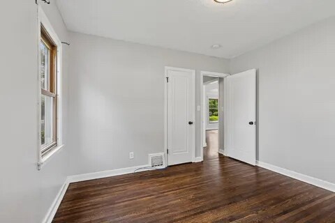 Building Photo - 6300 Wentworth Ave S