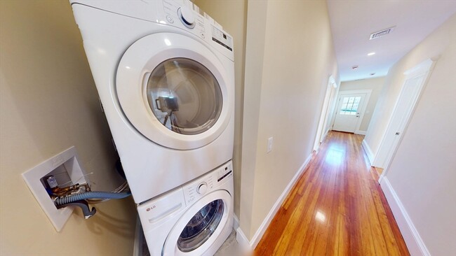 Building Photo - 27 Champney St