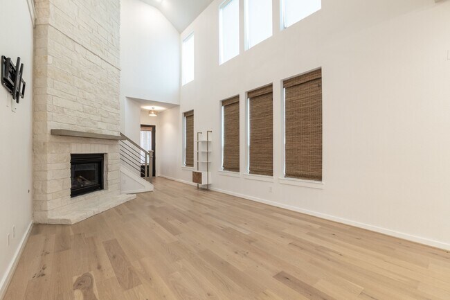 Building Photo - 6578 Scarlet Pond Ln