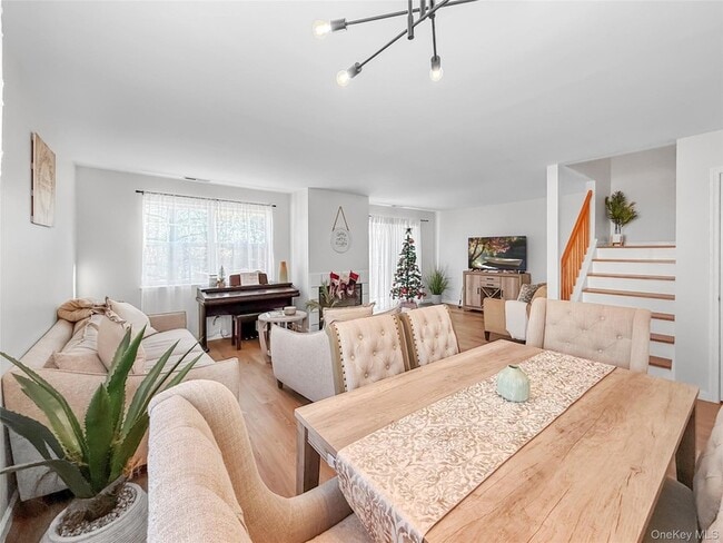 Building Photo - 50 Lois Ln