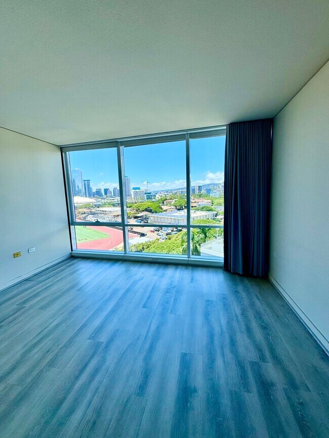 Building Photo - 1 bedroom in MOANA PACIFIC!