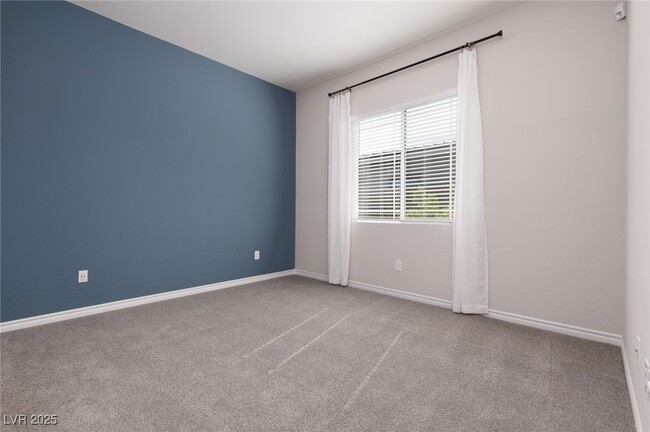 Building Photo - 929 Silverfir Ct