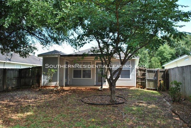 Building Photo - 880 Willow Bridge Dr W