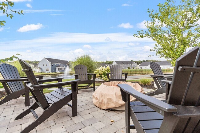 Building Photo - 5 Sawgrass Cir