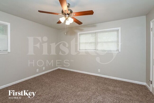 Building Photo - 1475 Greenwillow Dr