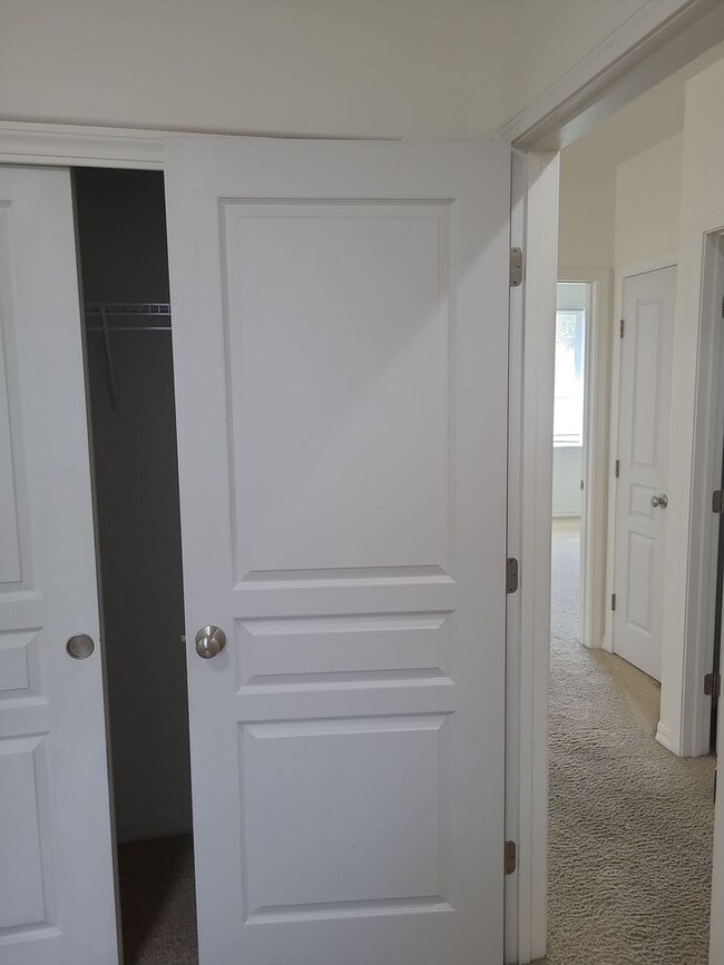 Building Photo - Sage Vista Home with Garage & All Appliances