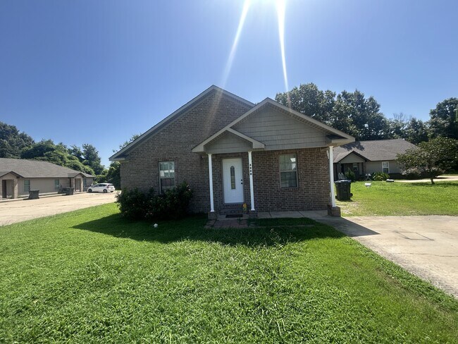 Building Photo - 5306 Apt Dr