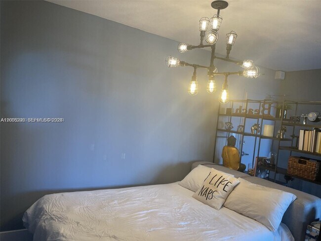 Building Photo - 1000 West Ave