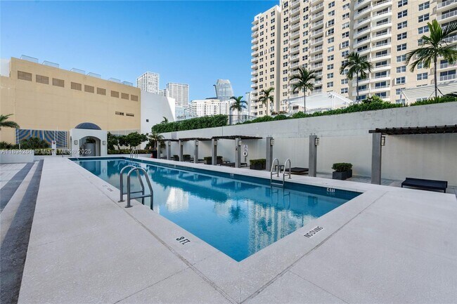 Building Photo - 800 Claughton Island Dr