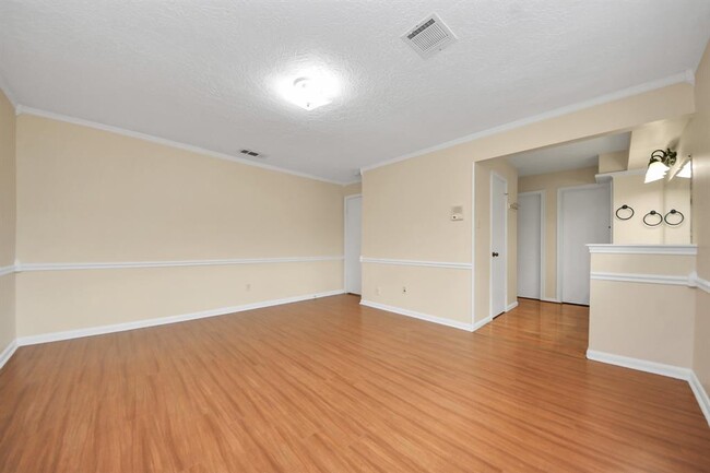 Building Photo - 11411 Briar Forest Dr