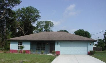 Building Photo - 2643 Atwater Dr