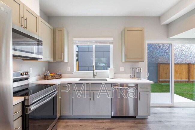 Building Photo - 1415 SW 148th St