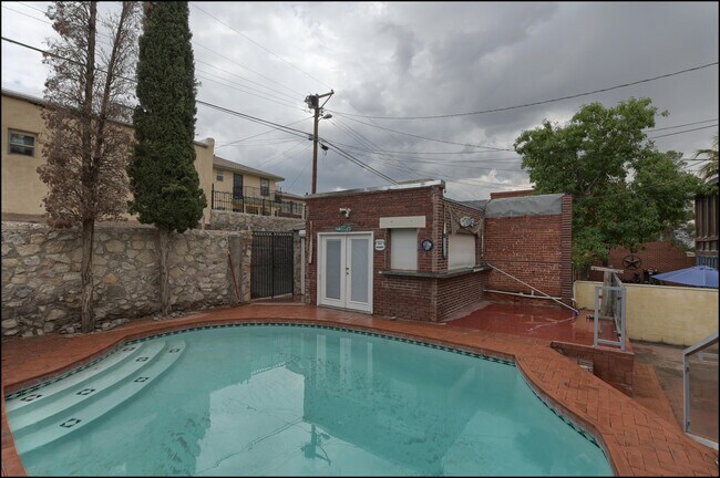 Building Photo - 1420 Hawthorne St