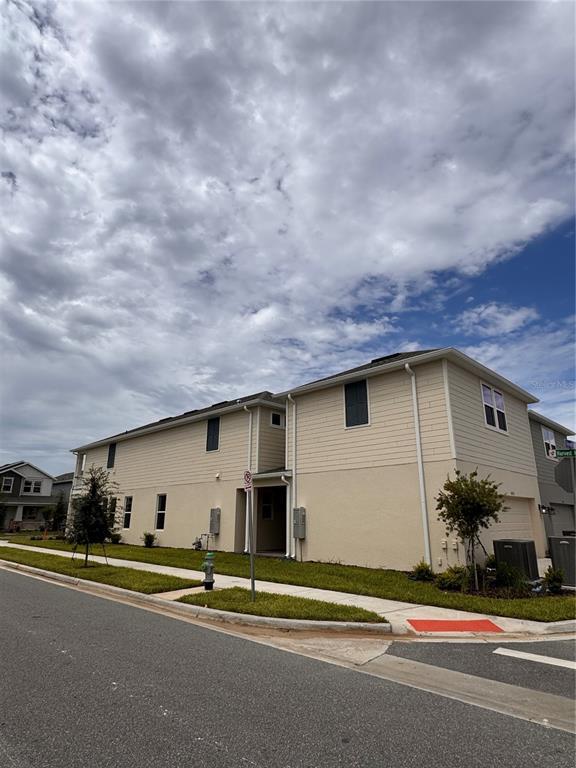Building Photo - 14727 Field Daisy Dr
