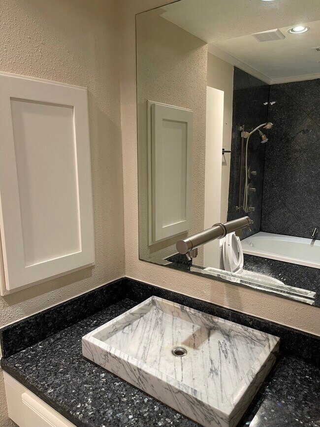 Building Photo - 6452 Olympia Dr