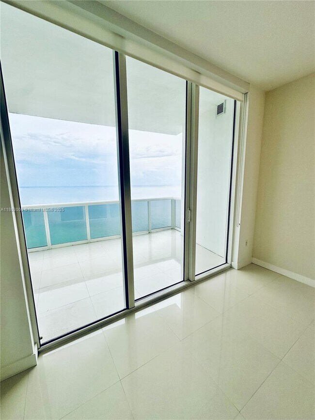 Building Photo - 18201 Collins Ave