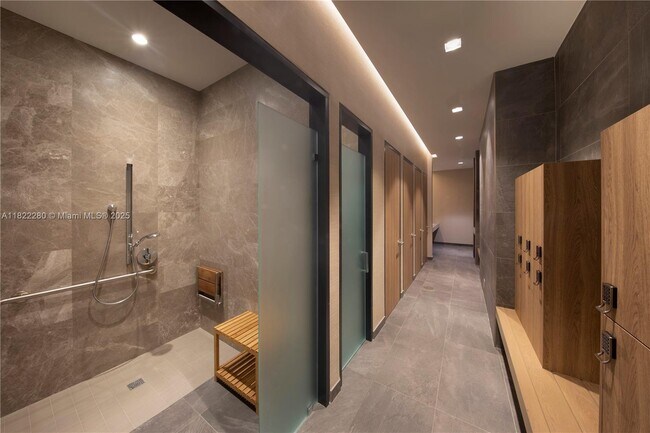 Building Photo - 16385 Biscayne Blvd