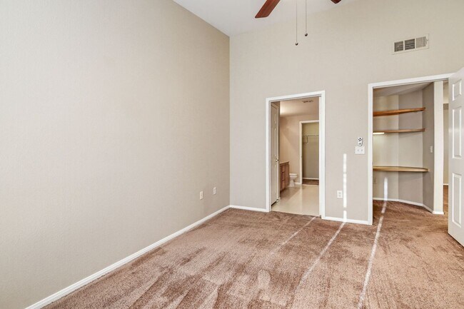 Building Photo - Stylish 2 Bedroom Condo With Community Amenities!