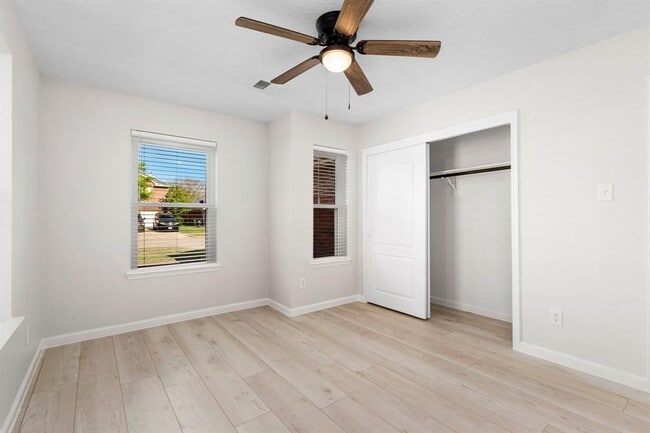 Building Photo - 1204 Gerona Blvd