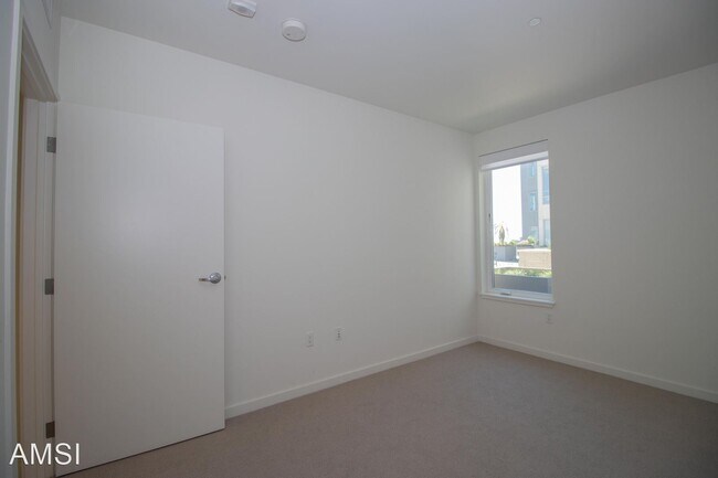 Building Photo - 2 br, 2 bath House - 52 Innes Ct #201