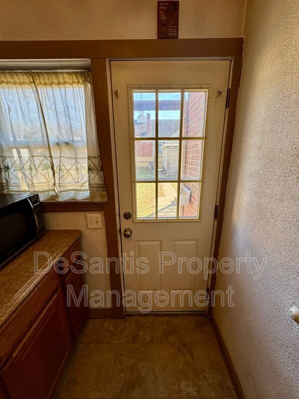 Building Photo - 732 Idlewood Ave