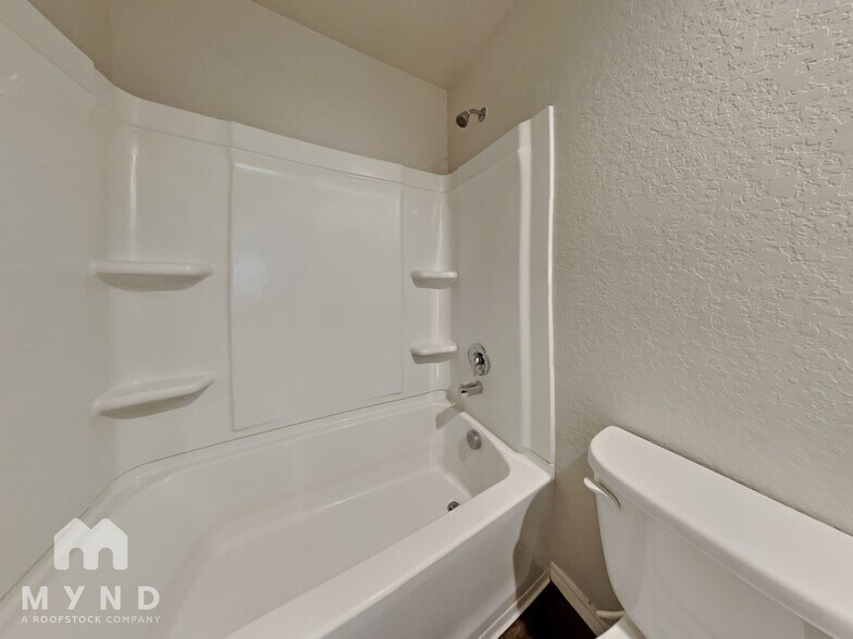 Building Photo - 13011 Lineberry Ln