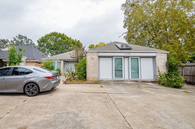 Building Photo - 13102 Richmond Ave.