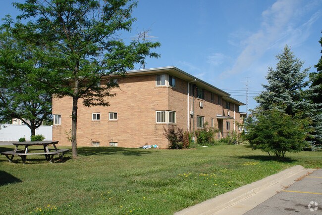 Building Photo - 824 Edgemont Blvd