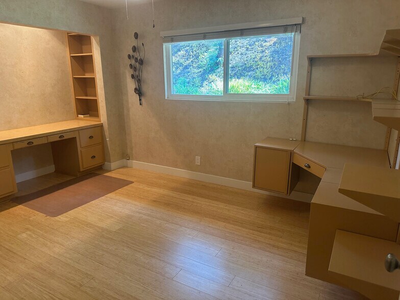 Building Photo - 4400 Portico Pl